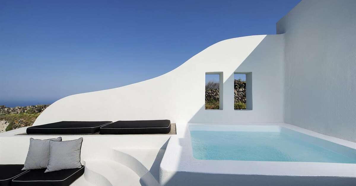 Ein Foto vom Pool im Avaton Resort & Spa