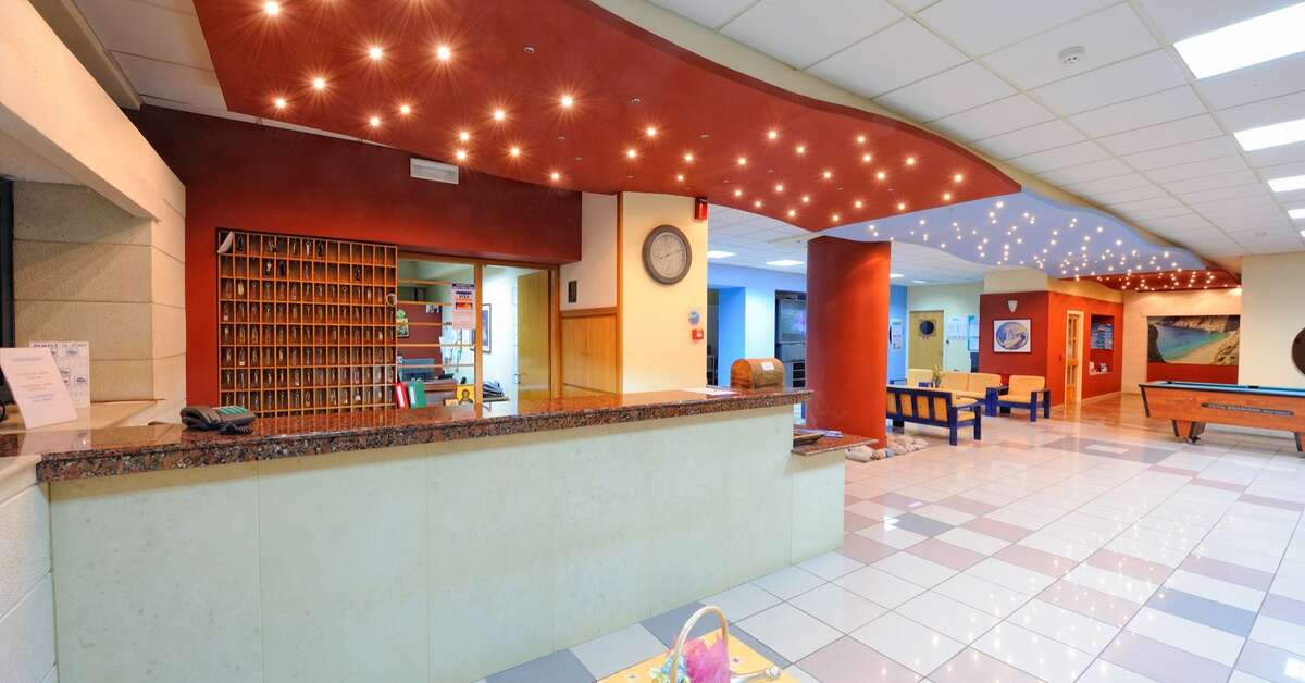 Een foto van het interieur van Agrabella Hotel