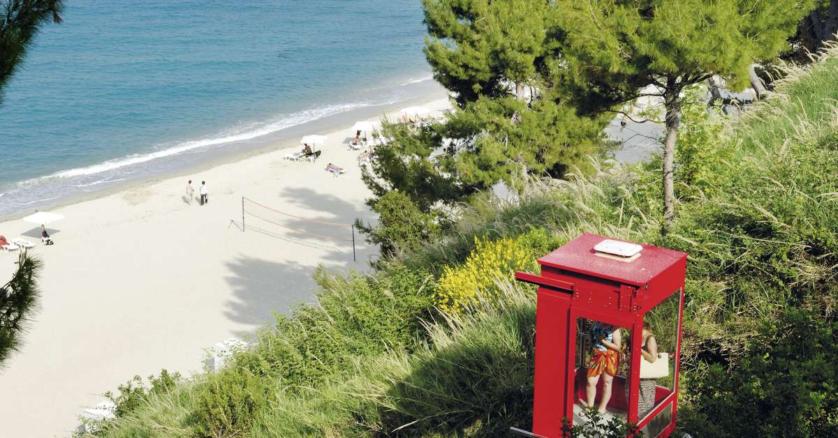 Een foto van het strand bij Alexander The Great Beach Hotel