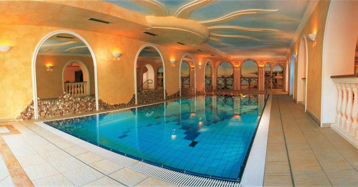 Een foto van het zwembad bij Hotel Alpina