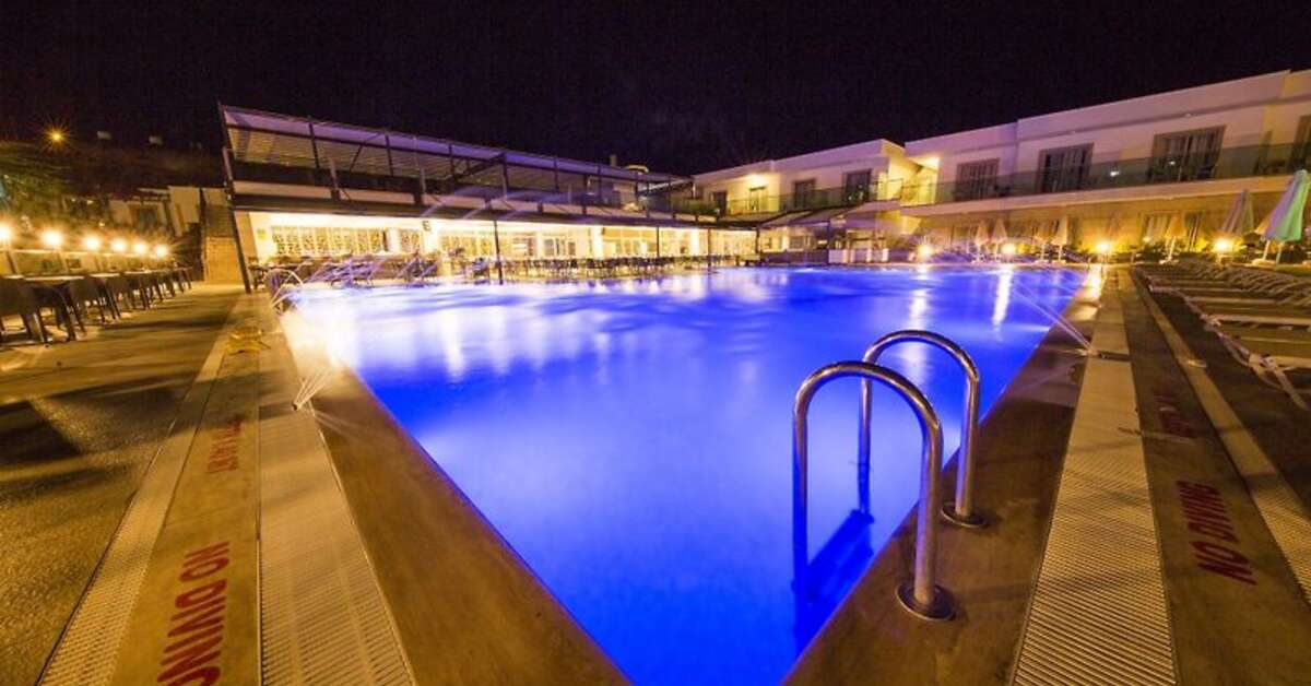 Een foto van het zwembad bij Jasmin Beach Hotel