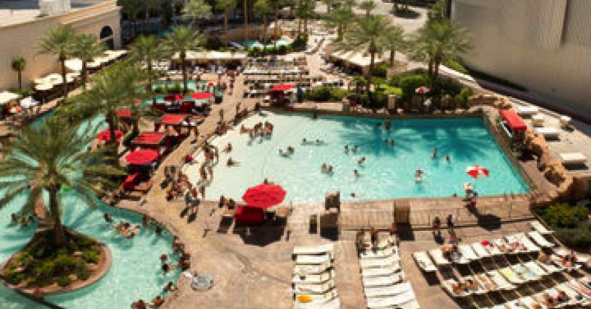 Een foto van het zwembad bij Park MGM Las Vegas