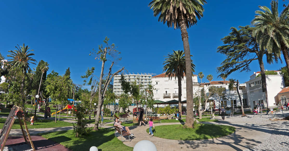 Een foto van het terras bij Grand Hotel Park