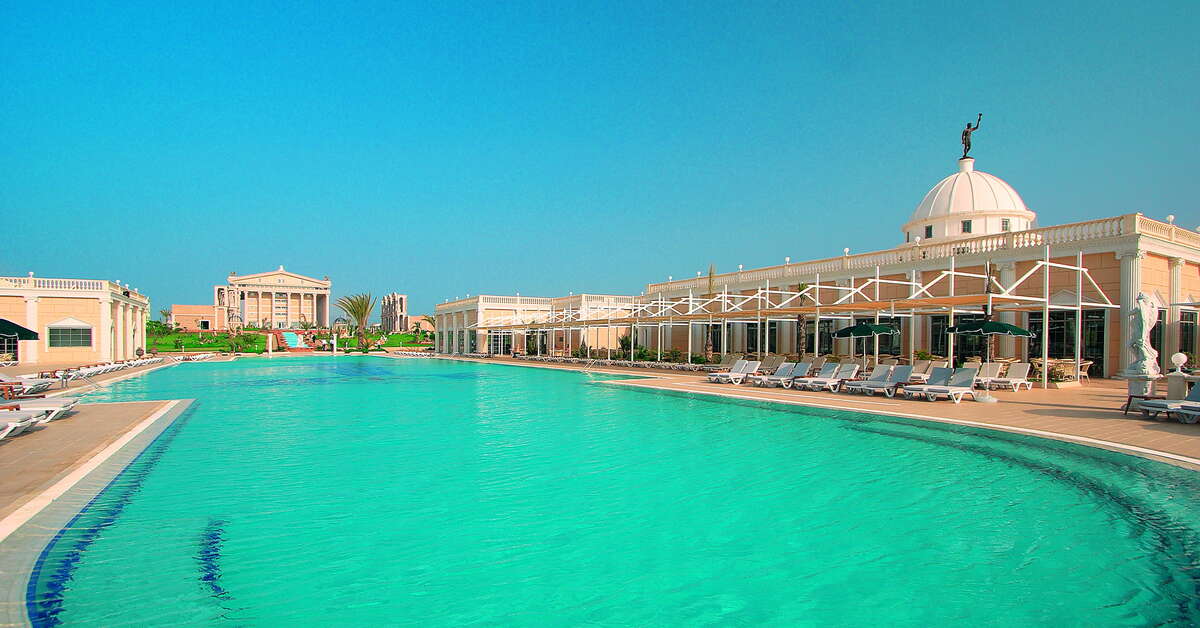 Een foto van het zwembad bij Kaya Artemis Resort & Casino