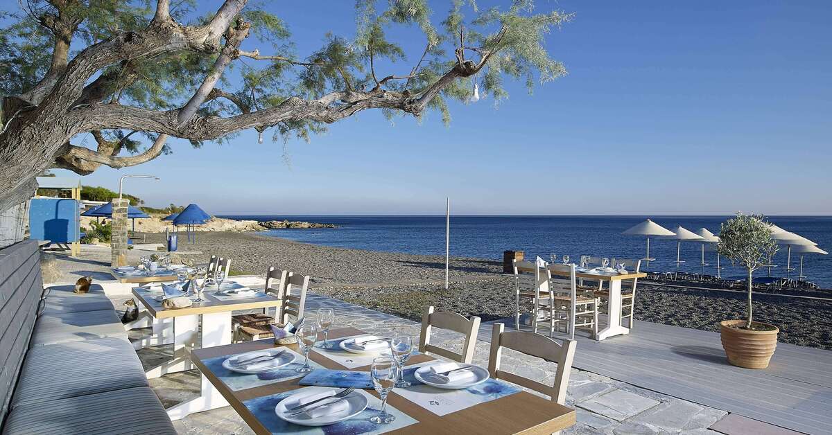 Een foto van het terras bij Coriva Beach Hotel & Bungalows