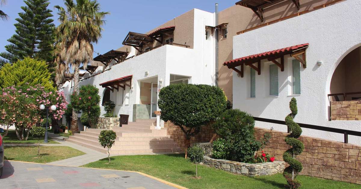Een foto van de buitenkant van Gaia Village Hotel