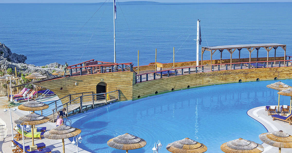 Ein Foto vom Pool im Kalypso Cretan Village Resort & Spa