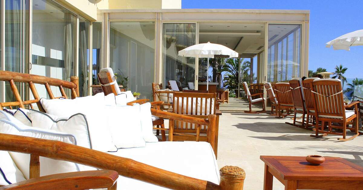 Een foto van het terras bij E-Hotel Spa & Resort