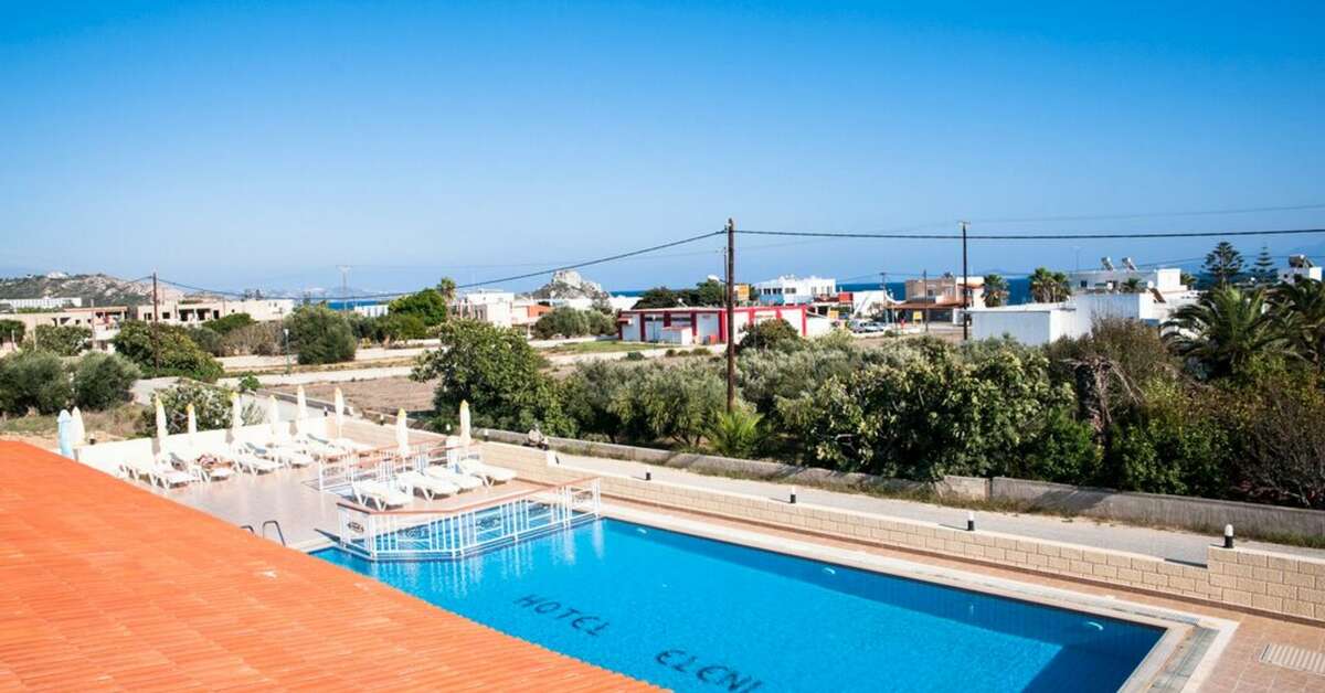Een foto van het zwembad bij Eleni Hotel
