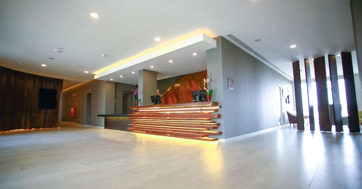Een foto van het interieur van AP Maria Nova Lounge