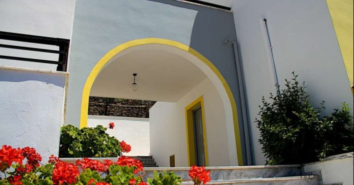 Een foto van de buitenkant van Panorama Hotel Lesbos
