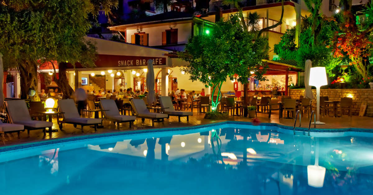 Een foto van het zwembad bij Hotel Valtos Beach