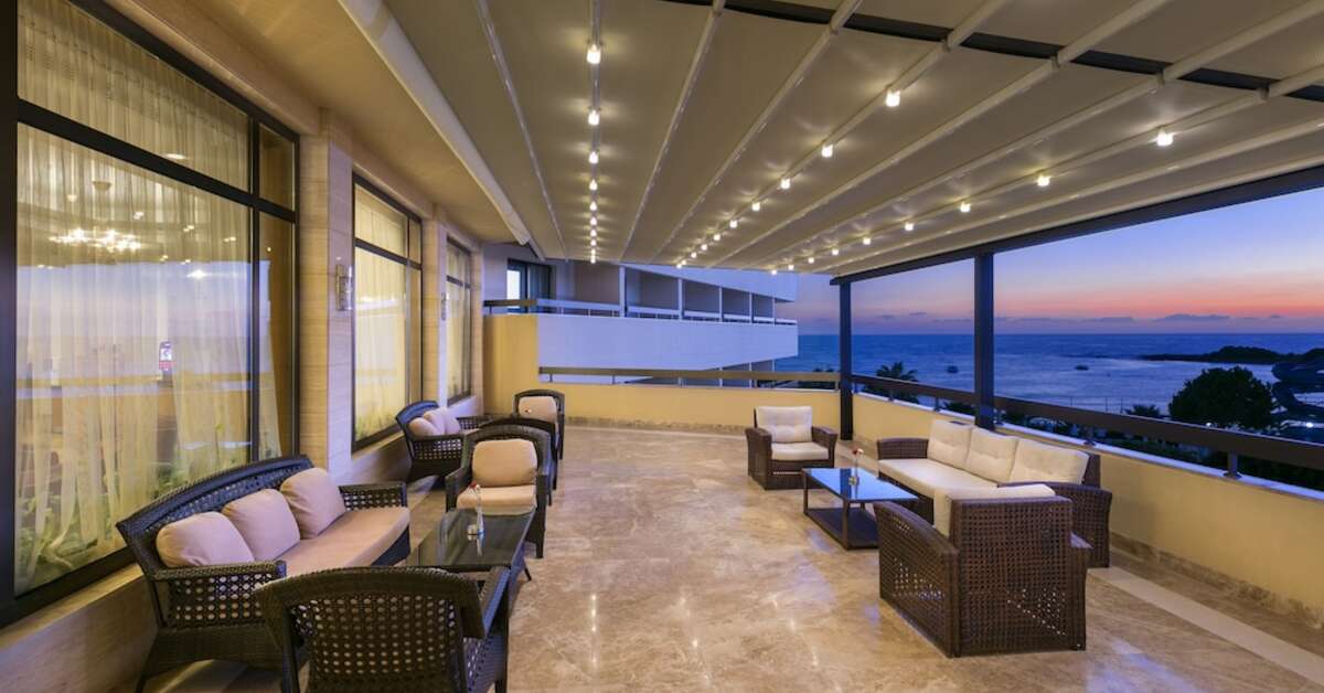 Een foto van het interieur van Özkaymak Select Resort Hotel