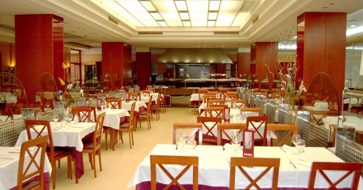 Een foto van het zwembad bij 4R Regina Gran Hotel