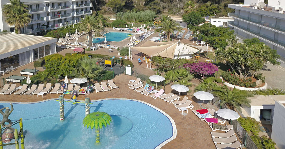 Een foto van het zwembad bij Balansat Resort