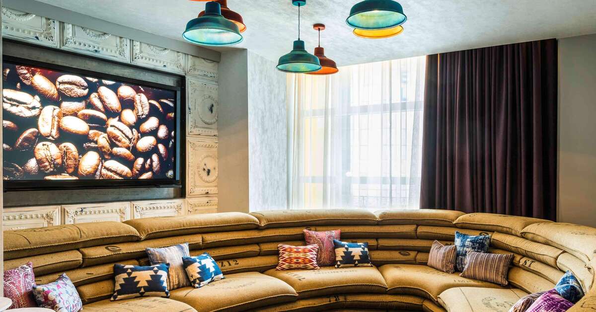 Een foto van de buitenkant van Novotel London Canary Wharf