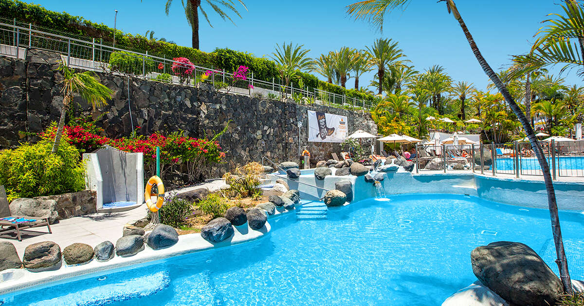 Een foto van het zwembad bij Abora Catarina by Lopesan Hotels