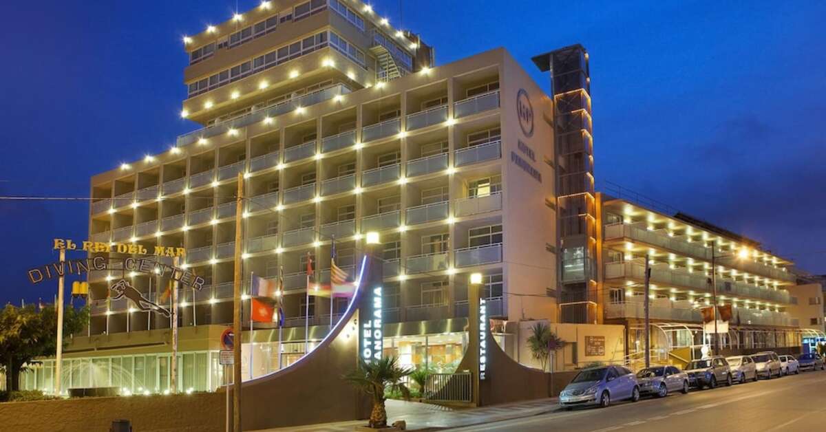 Een foto van de buitenkant van Hotel Panorama