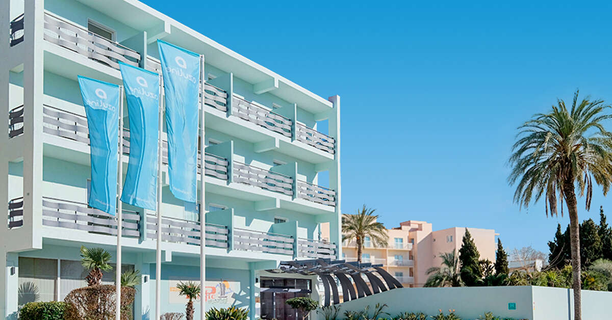 Een foto van de buitenkant van AzuLine Hotel Pacific