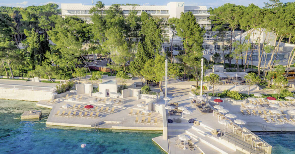 Een foto van de buitenkant van Hotel Bellevue