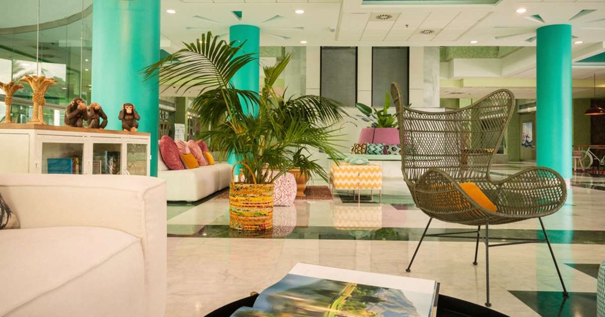 Een foto van het interieur van Holiday World Riwo Hotel