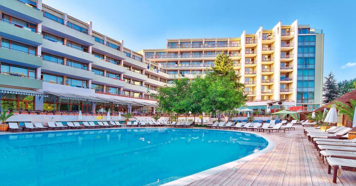 Een foto van het zwembad bij Hotel Mirabelle