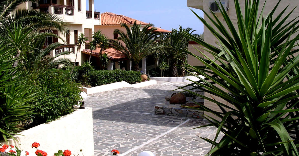Een foto van de buitenkant van Kampos Village Resort