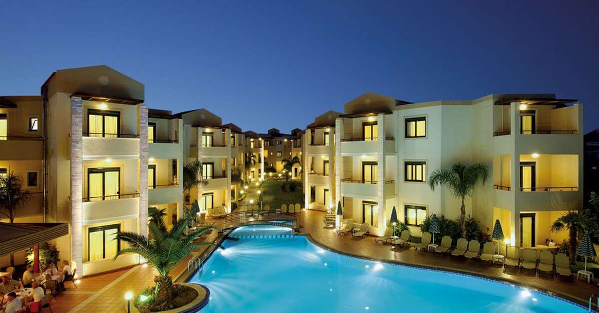 Een foto van het zwembad bij Creta Palm Studios & Appartementen