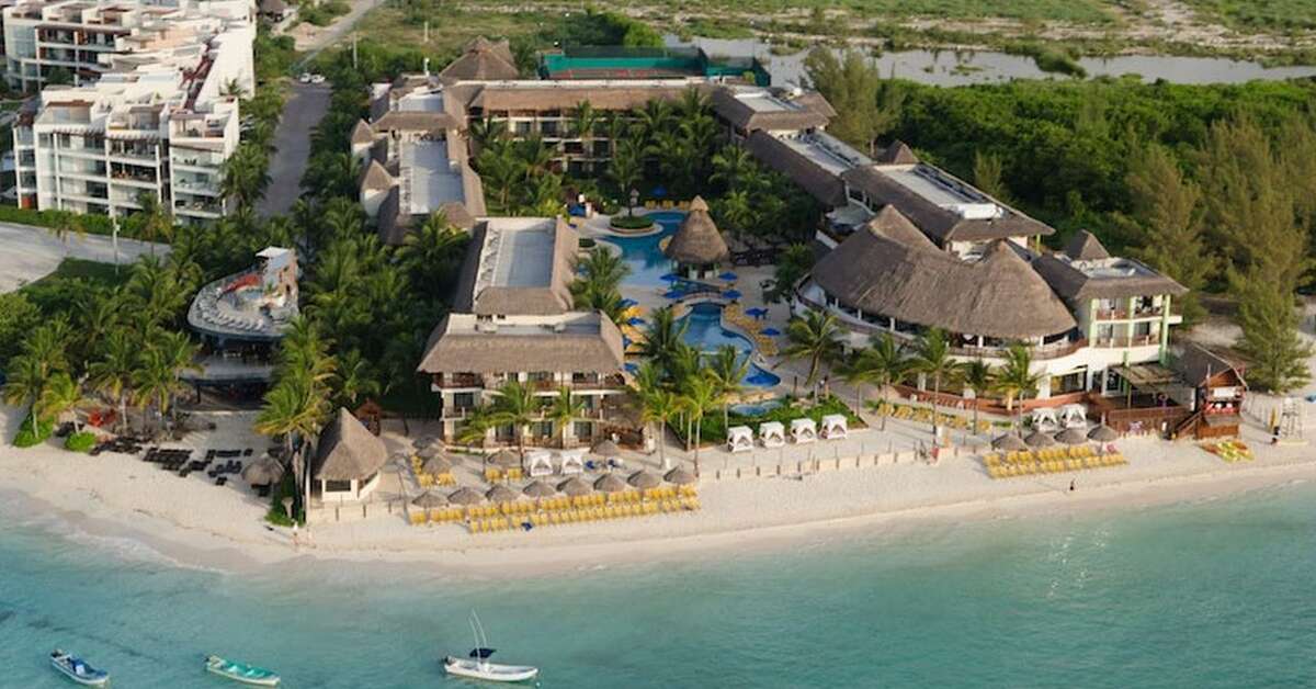 Een foto van het zwembad bij The Reef Coco Beach
