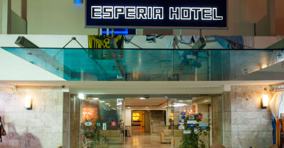 Een foto van de buitenkant van Esperia Hotel