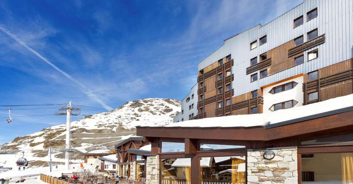 Een foto van de buitenkant van Hotel Club MMV Les Arolles