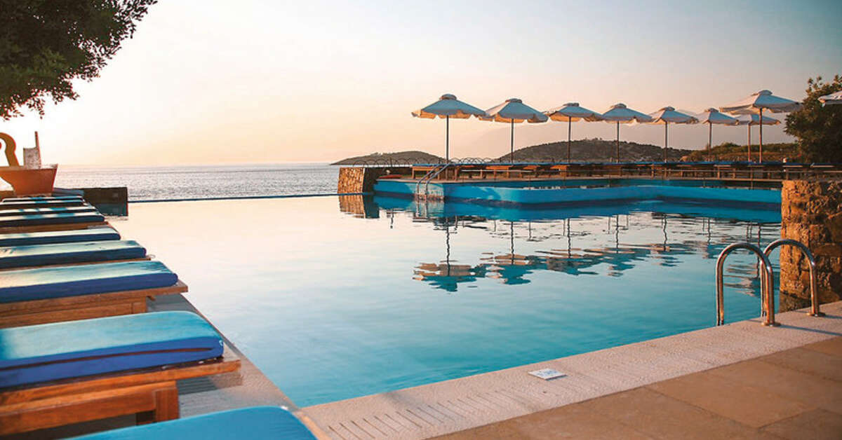 Een foto van het zwembad bij St. Nicolas Bay Resort