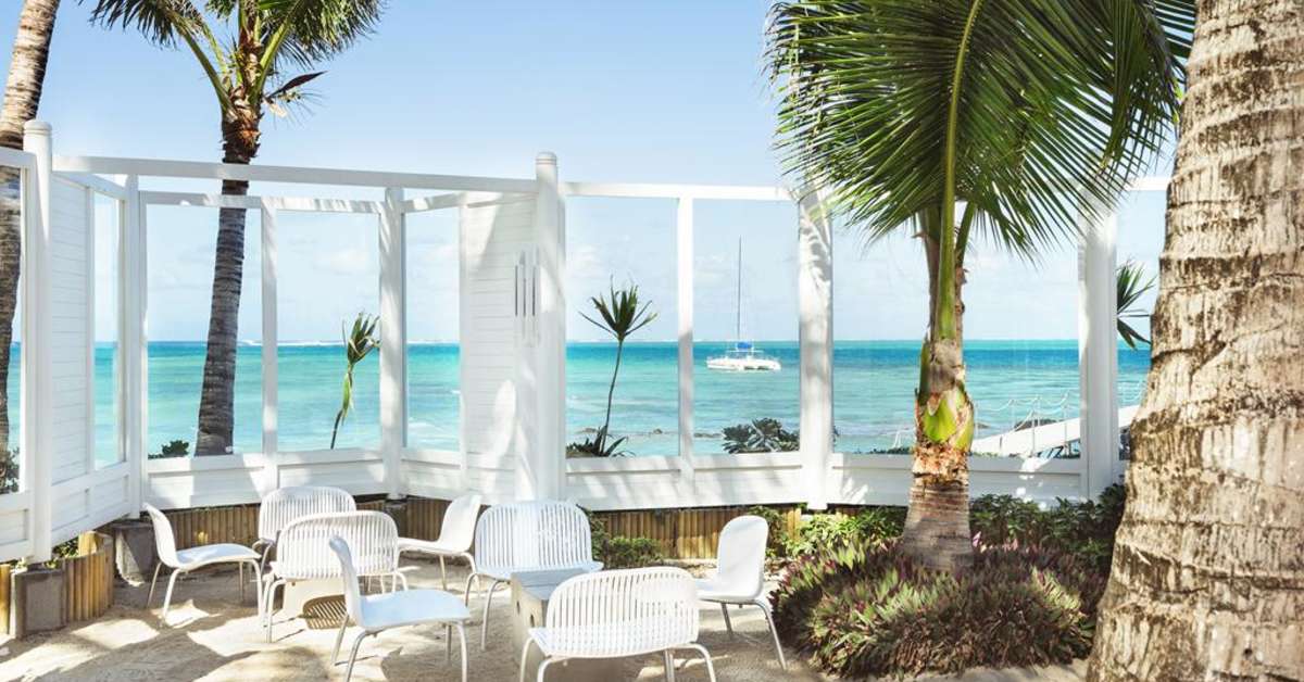 Een foto van het terras bij Tropical Attitude