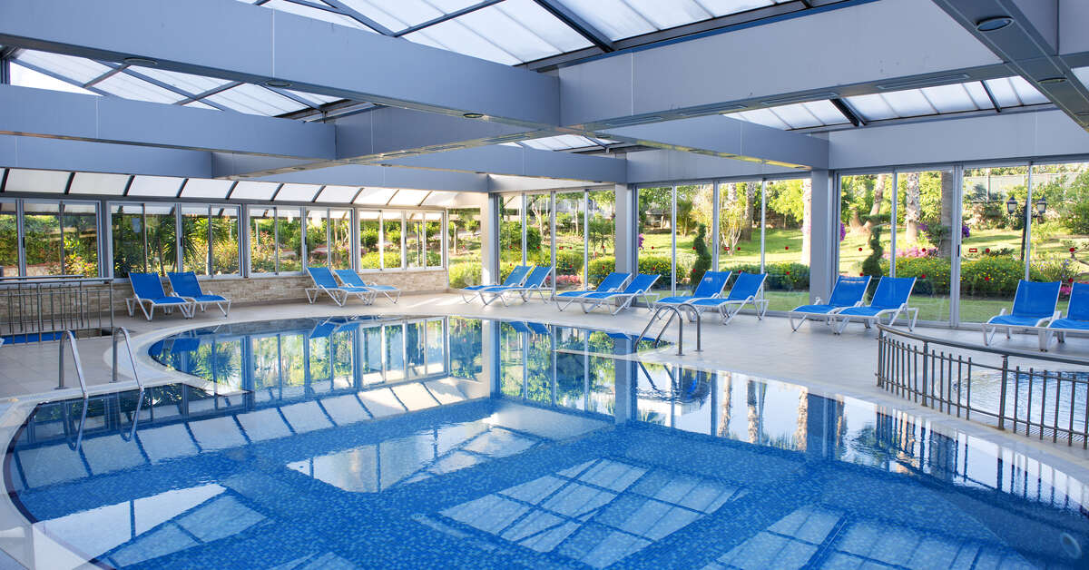 Een foto van het zwembad bij Doganay Beach Club