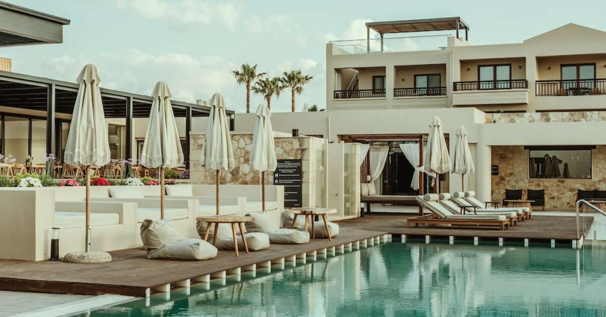 Een foto van het zwembad bij Asterion Suites & Spa