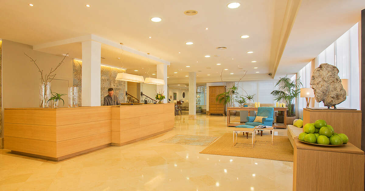Een foto van het interieur van Hotel Neptuno
