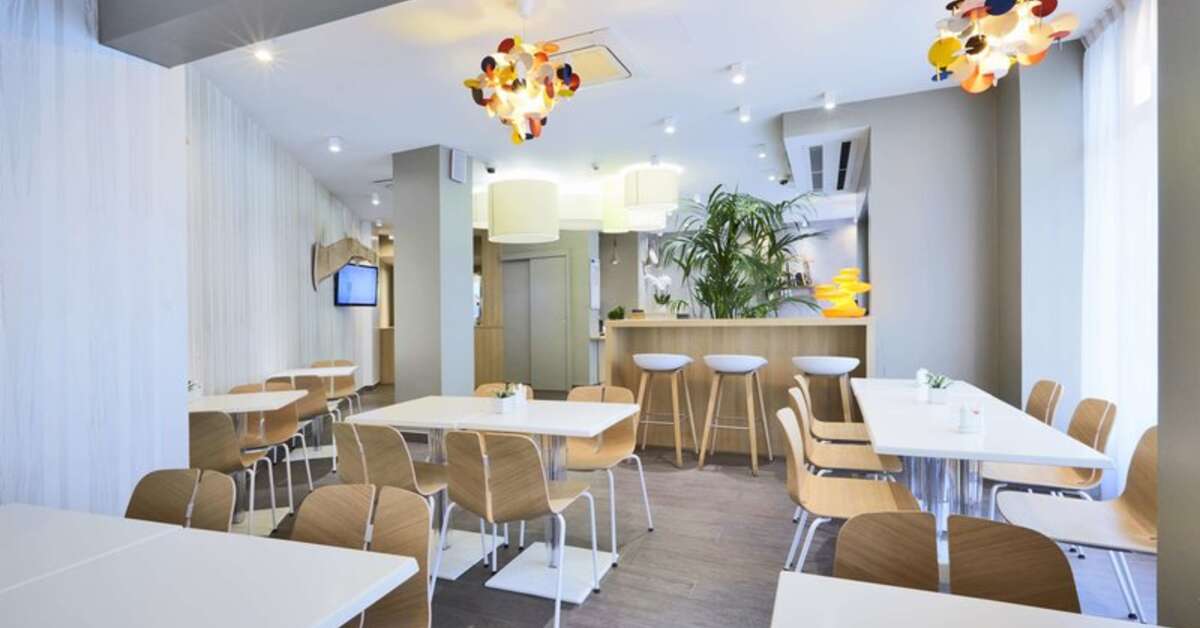 Een foto van de faciliteiten bij Hotel Kyriad Paris Montmartre