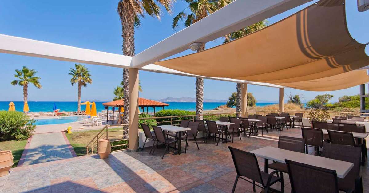 Een foto van het terras bij Irina Beach Aparthotel