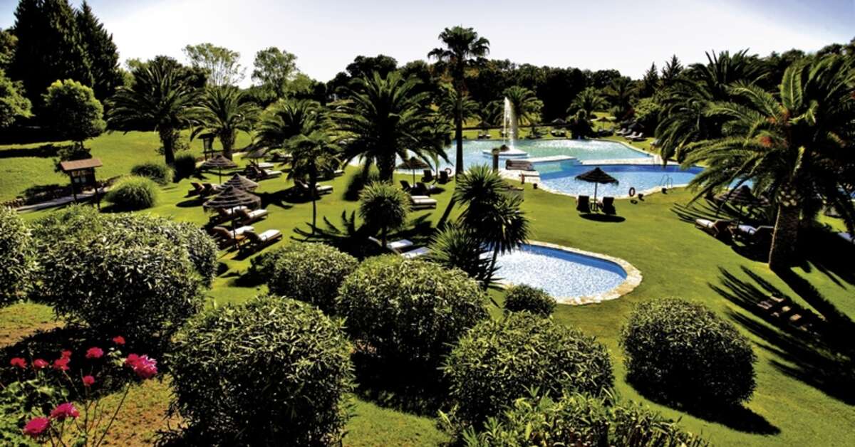 Een foto van het zwembad bij La Bobadilla a Royal Hideaway Hotel