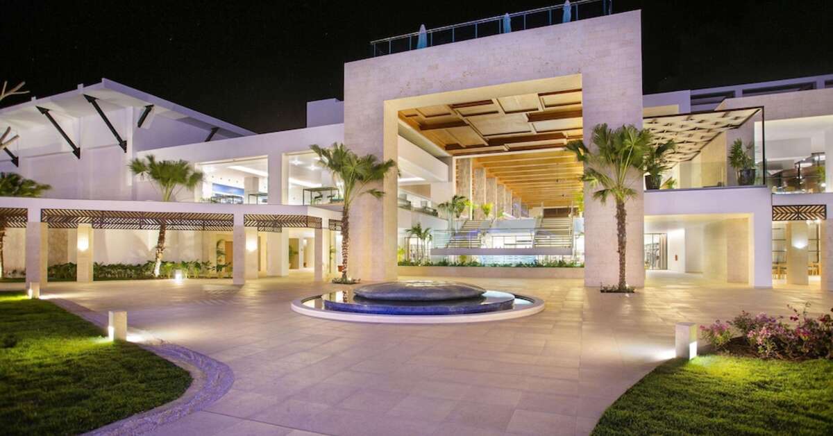 Een foto van de buitenkant van Serenade Punta Cana