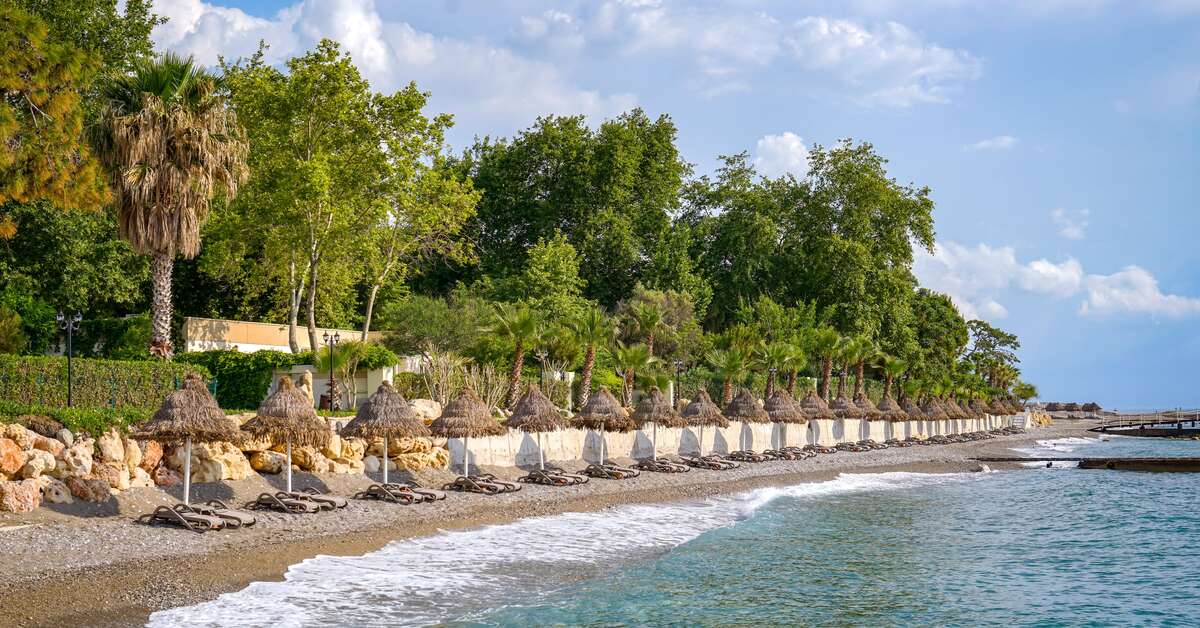 Een foto van het strand bij FashionTV Luxe Resort