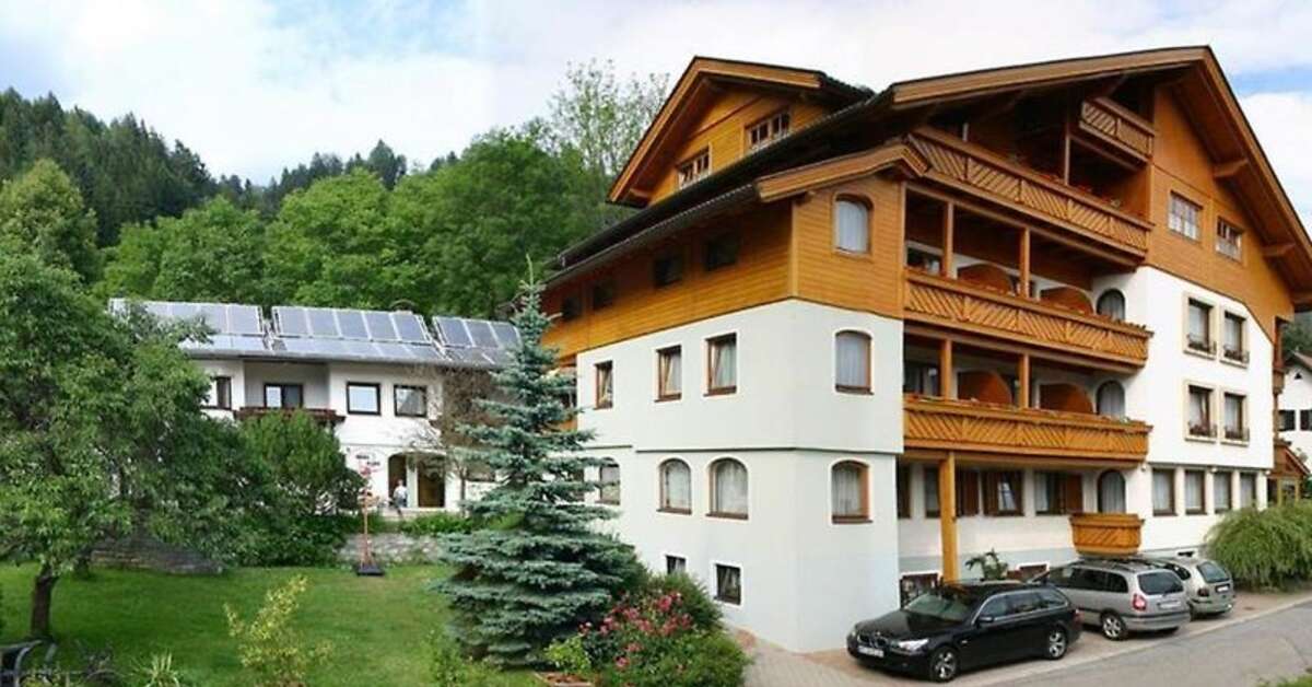 Een foto van de buitenkant van Familiehotel Steindl