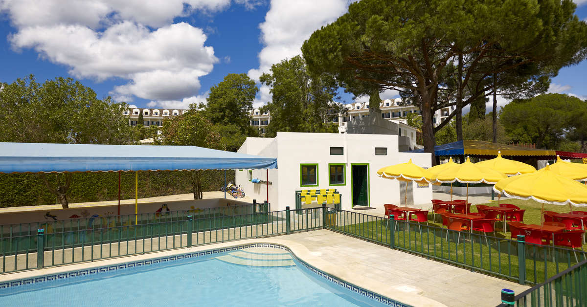 Een foto van het zwembad bij Penina Hotel & Golf Resort