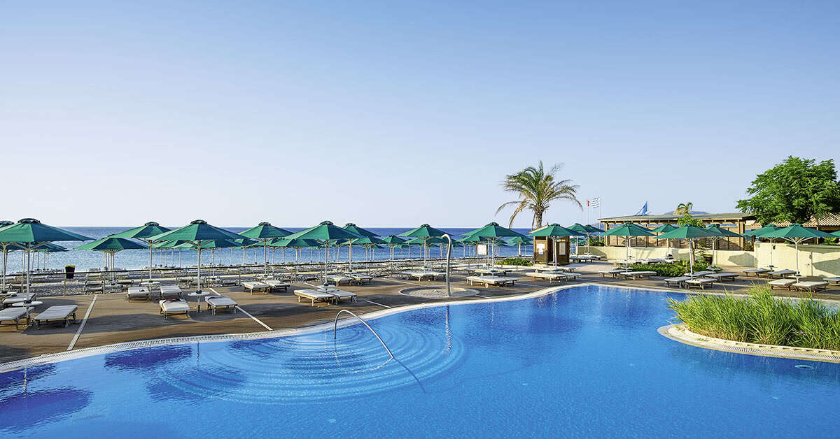 Een foto van het zwembad bij Esperos Mare Resort
