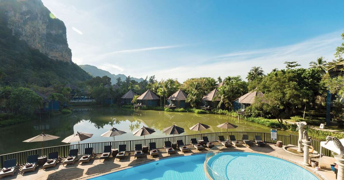 Een foto van het zwembad bij Hotel Peace Laguna Resort