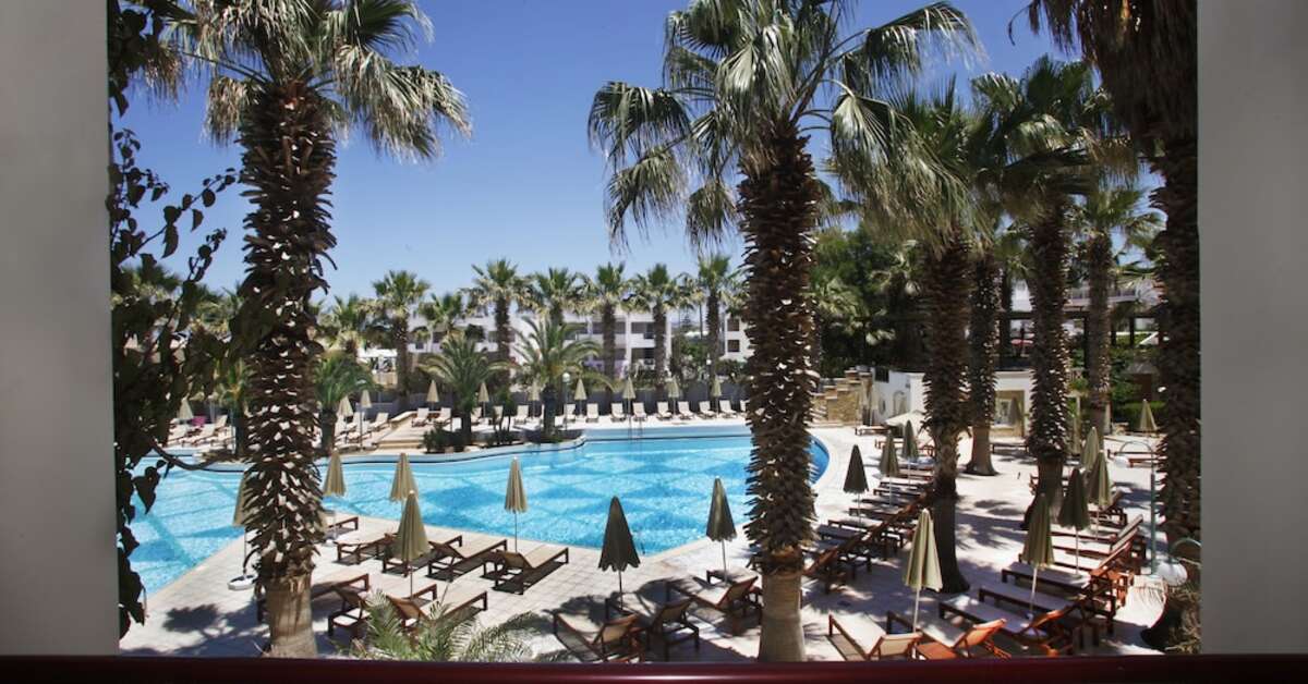 Een foto van het zwembad bij Rethymno Palace Hotel