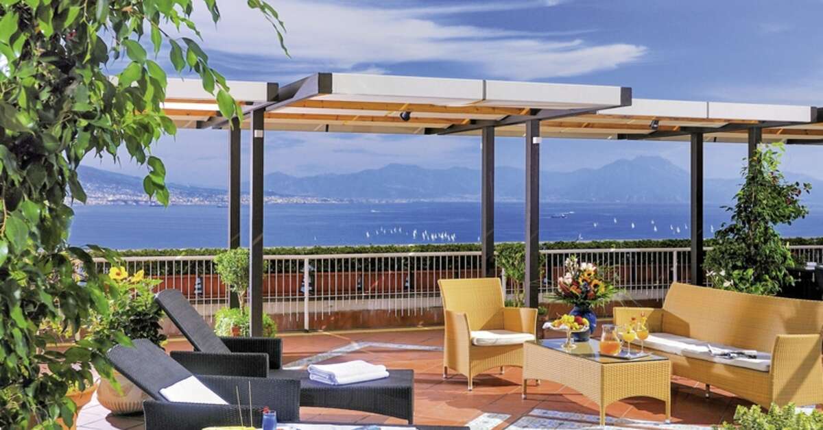 Ein Foto von der Terrasse im BW Signature Collection Hotel Paradiso