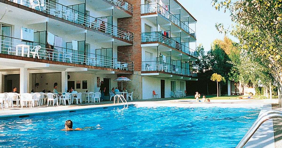 Een foto van het zwembad bij Sunway Amapola Appartementen