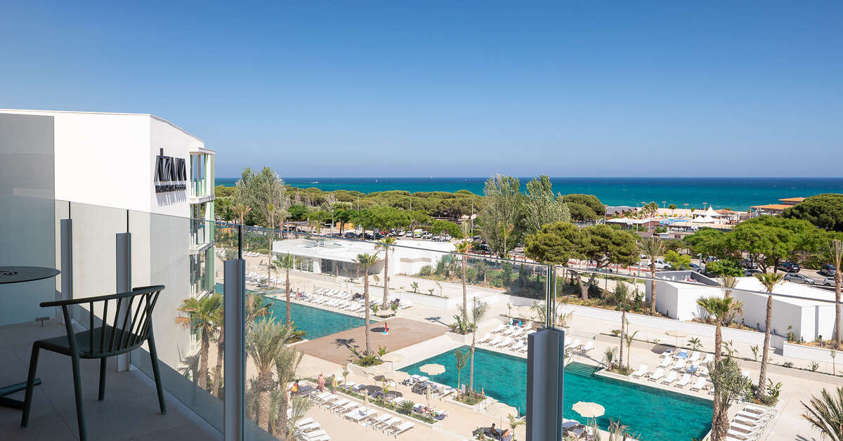 Een foto van de buitenkant van Atzavara Hotel & Spa