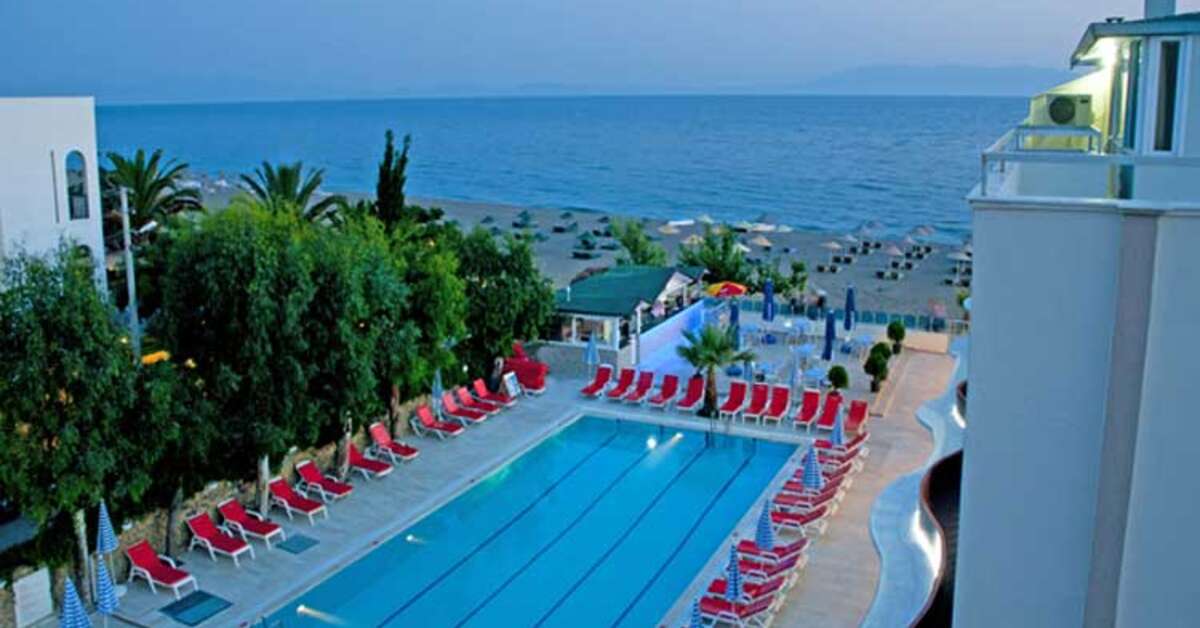 Een foto van het zwembad bij Dogan Beach Resort & Spa